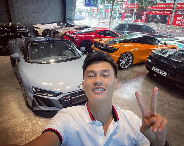 Khai trương được hơn 1 tháng, ông chủ Phan Công Khanh bị bắt, showroom bị dỡ bỏ - Ảnh 1. Khai trương được hơn 1 tháng, ông chủ Phan Công Khanh bị bắt, showroom bị dỡ bỏ - Ảnh 1.