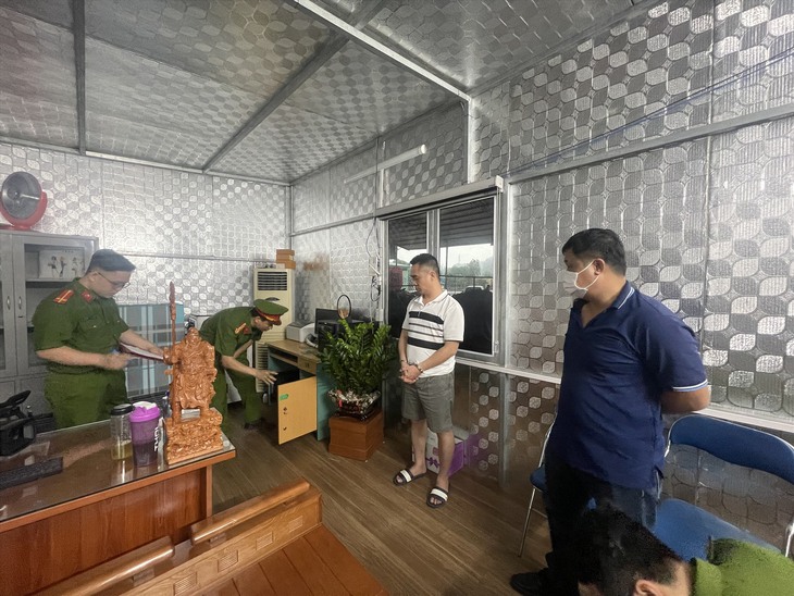 Bắt giám đốc nhận 1,3 tỉ đồng hứa 'chạy án' giết người - Ảnh 1.