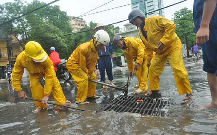 Bão số 1 có nguy cơ làm ngập úng tại Hà Nội, đơn vị thoát nước tổ chức ứng trực 24/24h
