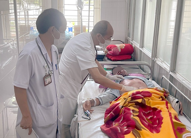 Nhiều ca thủy đậu nặng nhập viện, 2 người tử vong - Ảnh 1.