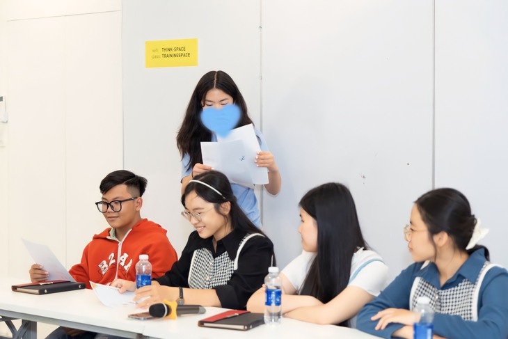 Con gái giấu kín của Hà Phương và chồng tỷ phú: Chiều cao vượt mẹ, học vấn xuất sắc - Ảnh 4. Con gái giấu kín của Hà Phương và chồng tỷ phú: Chiều cao vượt mẹ, học vấn xuất sắc - Ảnh 4.