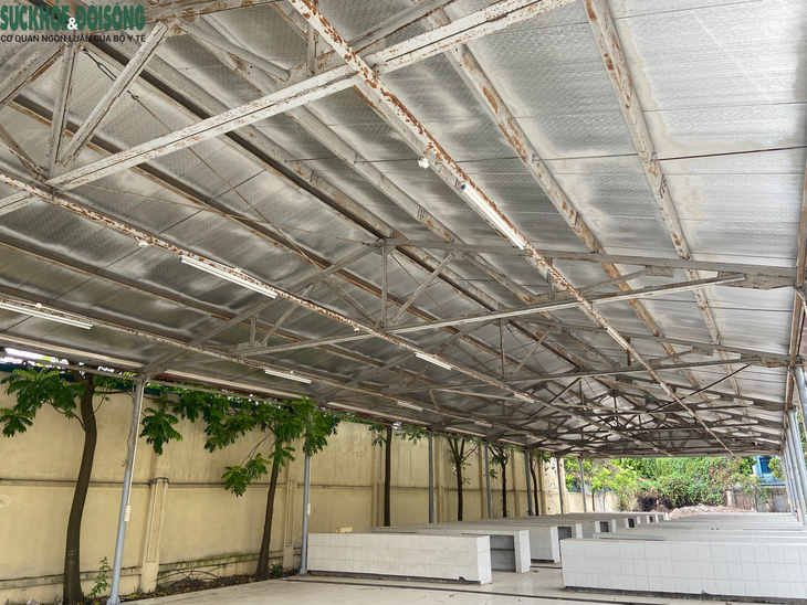 Cận cảnh chợ dân sinh Phú Đô 18 tỷ đồng bỏ hoang sau 6 năm xây dựng - Ảnh 8.