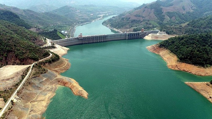 Thông tin mới nhất về mực nước các hồ thủy điện khi bão số 1 càn quét - Ảnh 1. Thông tin mới nhất về mực nước các hồ thủy điện khi bão số 1 càn quét - Ảnh 1.