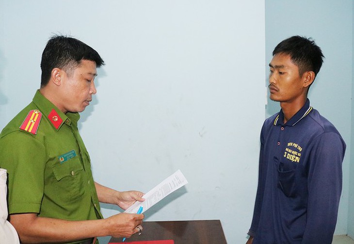 Thông tin mới nhất vụ cha dượng đốt 'vùng kín' con riêng của vợ - Ảnh 1.