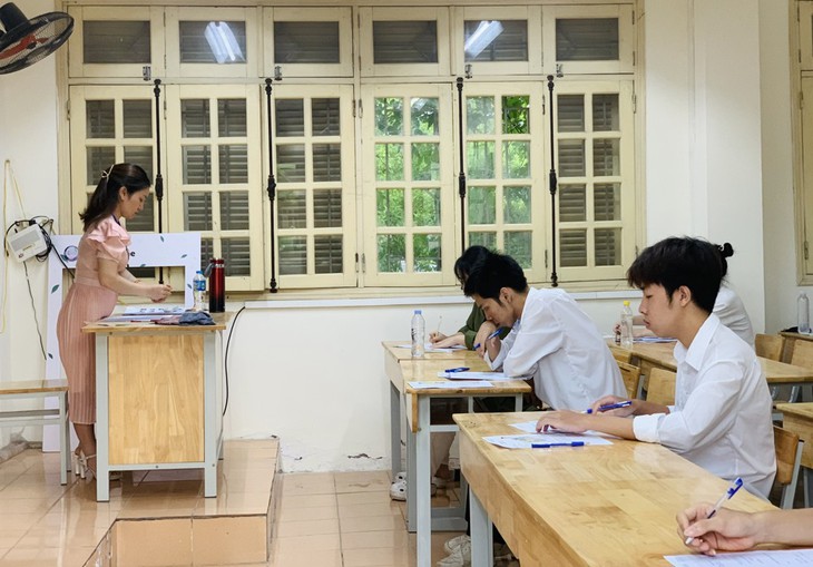 Thi tốt nghiệp THPT: Địa phương nào nhiều điểm liệt và điểm 10 nhất cả nước? - Ảnh 2.