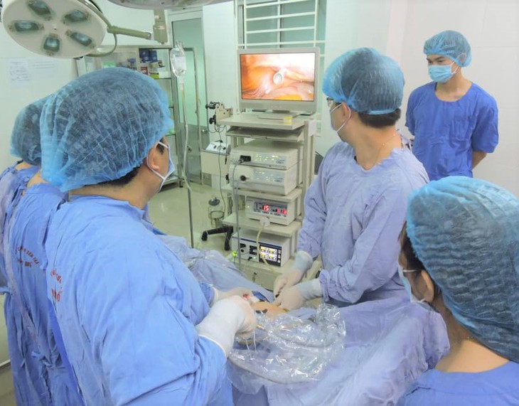 Chuyển giao kỹ thuật cho các bệnh viện vệ tinh: Giảm tải tuyến trên, người bệnh hưởng lợi - Ảnh 1. Chuyển giao kỹ thuật cho các bệnh viện vệ tinh: Giảm tải tuyến trên, người bệnh hưởng lợi - Ảnh 1.