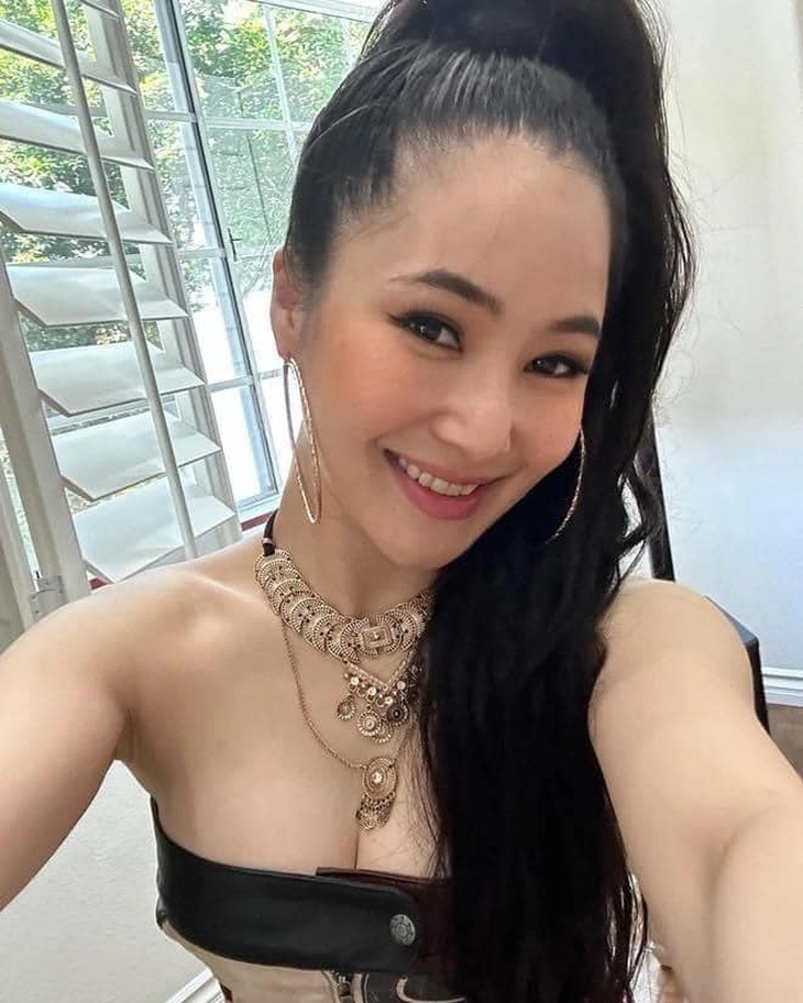 Ngoại hình của Hương Tràm thay đổi như thế nào sau 4 năm sang Mỹ du học? - Ảnh 1. Ngoại hình của Hương Tràm thay đổi như thế nào sau 4 năm sang Mỹ du học? - Ảnh 1.