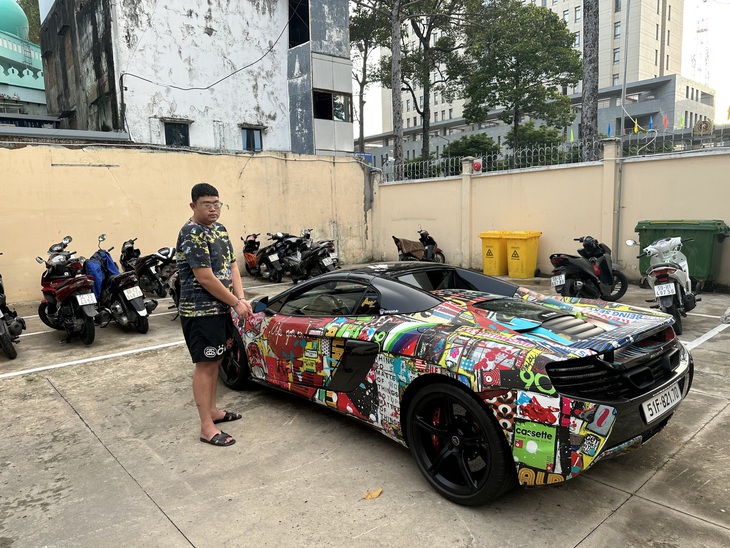 Khởi tố nhân viên của “trùm siêu xe” Phan Công Khanh - Ảnh 1.