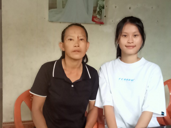Nữ sinh nghèo đạt thủ khoa khối C00 ngập ngừng trước cánh cổng đại học - Ảnh 4.