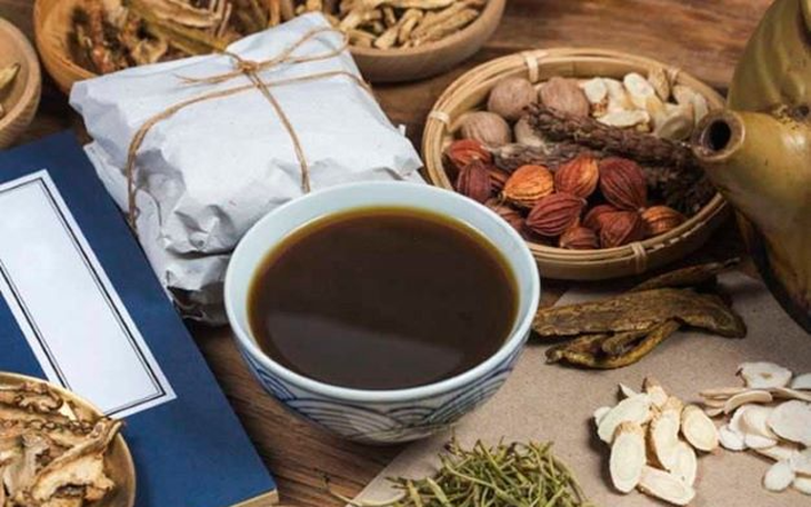 Tại sao uống thuốc đông y thường kiêng đồ tanh?