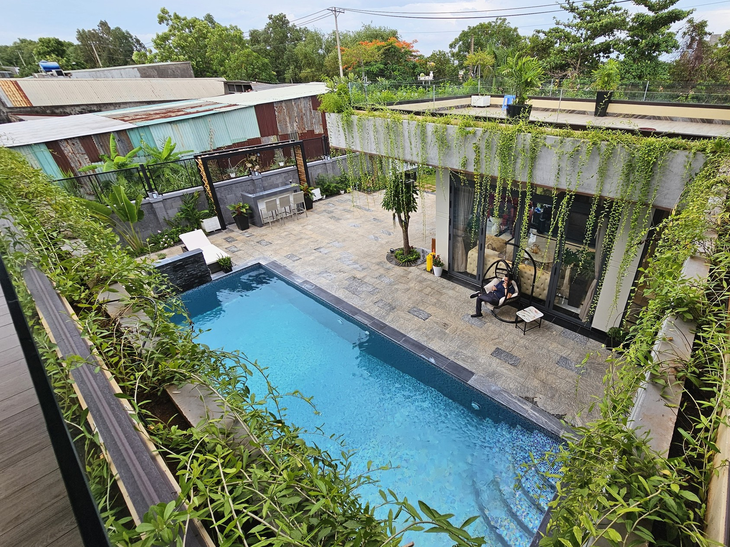 Villa 1.200m2 trị giá 35 tỷ đồng của ca sĩ 5 con Quách Thành Danh - Ảnh 1. Villa 1.200m2 trị giá 35 tỷ đồng của ca sĩ 5 con Quách Thành Danh - Ảnh 1.