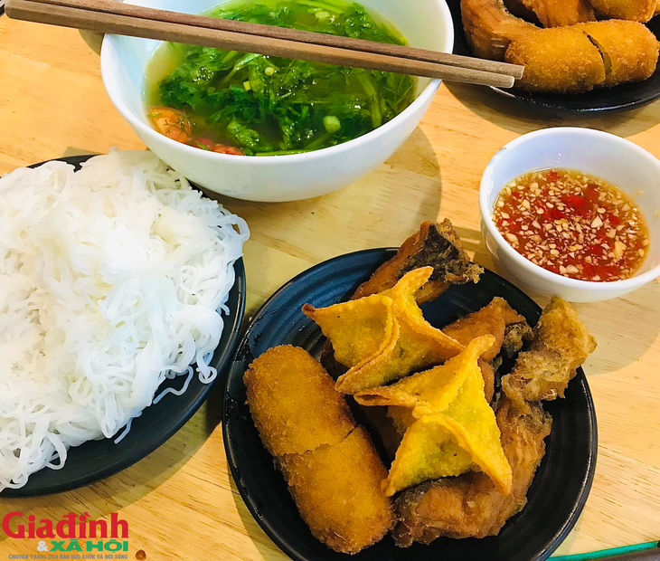 Công thức nấu ăn: Cách làm bún cá chấm thơm ngon hảo hạng như nhà hàng - Ảnh 4. Công thức nấu ăn: Cách làm bún cá chấm thơm ngon hảo hạng như nhà hàng - Ảnh 4.