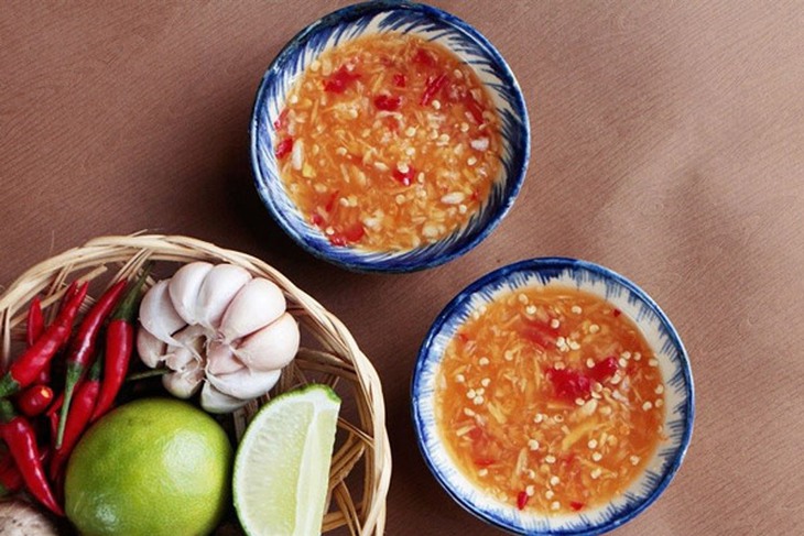 Công thức nấu ăn: Cách làm bún cá chấm thơm ngon hảo hạng như nhà hàng - Ảnh 3. Công thức nấu ăn: Cách làm bún cá chấm thơm ngon hảo hạng như nhà hàng - Ảnh 3.