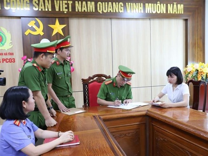 Vi phạm đấu thầu mua thiết bị giáo dục ở Hà Tĩnh: Bắt thêm 3 bị can - Ảnh 1. Vi phạm đấu thầu mua thiết bị giáo dục ở Hà Tĩnh: Bắt thêm 3 bị can - Ảnh 1.