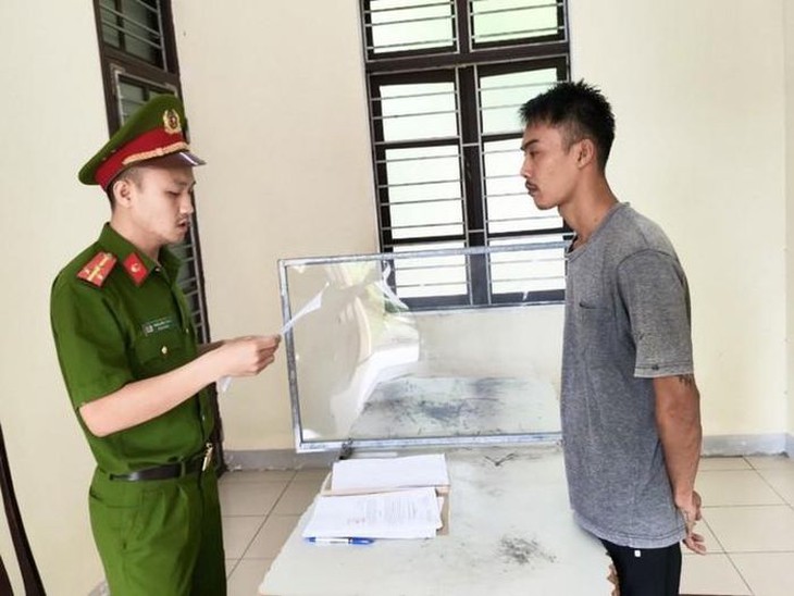 Con rể "cuỗm" tiền của bố vợ - Ảnh 1. Con rể "cuỗm" tiền của bố vợ - Ảnh 1.