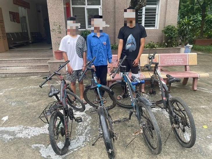 Nhóm cướp nhí chuyên trộm cắp, trấn lột trẻ em gây hoang mang địa bàn Hoàng Liệt sa lưới - Ảnh 2. Nhóm cướp nhí chuyên trộm cắp, trấn lột trẻ em gây hoang mang địa bàn Hoàng Liệt sa lưới - Ảnh 2.
