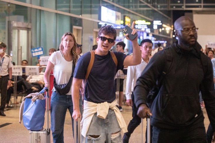 Charlie Puth đến Vinpearl Nha Trang, sẵn sàng cho siêu đại nhạc hội 8Wonder - Ảnh 1. Charlie Puth đến Vinpearl Nha Trang, sẵn sàng cho siêu đại nhạc hội 8Wonder - Ảnh 1.