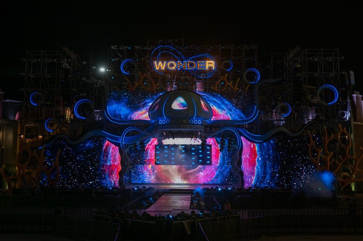 Charlie Puth đến Vinpearl Nha Trang, sẵn sàng cho siêu đại nhạc hội 8Wonder - Ảnh 5. Charlie Puth đến Vinpearl Nha Trang, sẵn sàng cho siêu đại nhạc hội 8Wonder - Ảnh 5.