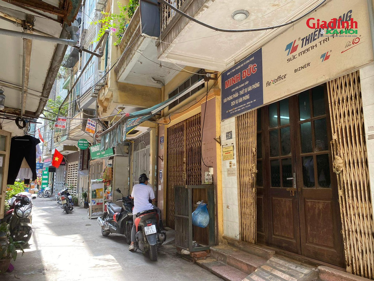 Vụ chuột cống "ngồi" chễm chệ trên túi bún ở Hà Nội: Chủ quán suy sụp tinh thần, hãi hùng kể lại giây phút xua đuổi con chuột 'lỳ đòn' - Ảnh 2.