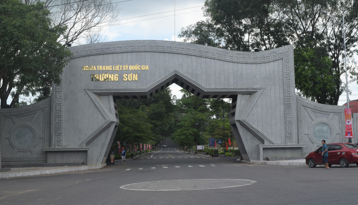 Tháng 7 tri ân, về nơi hàng vạn liệt sĩ an nghỉ - Ảnh 1.