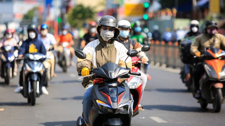 Sau hàng loạt kỷ lục nhiệt độ thiết lập, diễn biến nắng nóng thời gian tới thế nào? - Ảnh 2.