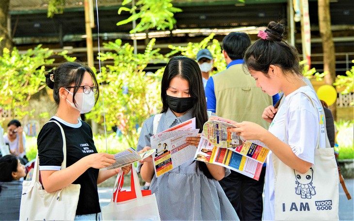 Mức điểm sàn đại học cao nhất năm nay là bao nhiêu?