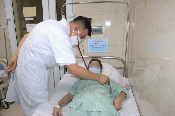 Phụ nữ mang thai bị sốt xuất huyết diễn biến nặng hơn, dễ gặp biến chứng - Ảnh 1.