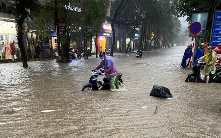 Bão Doksuri có thể mạnh lên thành siêu bão, miền Bắc sẽ mưa lớn sau nắng nóng