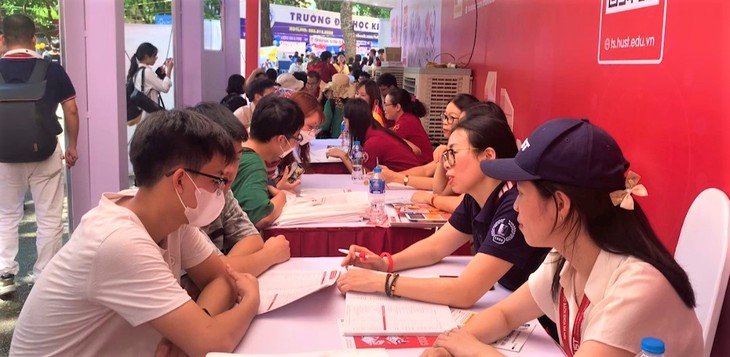 Sắp hết hạn đăng ký, nhiều thí sinh vẫn chưa chọn được nguyện vọng xét tuyển đại học - Ảnh 2. Sắp hết hạn đăng ký, nhiều thí sinh vẫn chưa chọn được nguyện vọng xét tuyển đại học - Ảnh 2.