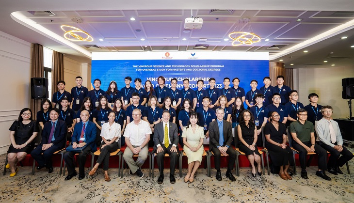 Vingroup trao 120 tỷ đồng học bổng khoa học công nghệ năm 2023 - Ảnh 3.