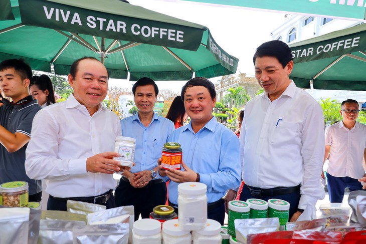 Cần sự liên kết của '4 nhà' để đưa dược liệu Việt Nam từng bước ra thế giới - Ảnh 1.
Cần sự liên kết của '4 nhà' để đưa dược liệu Việt Nam từng bước ra thế giới - Ảnh 1.