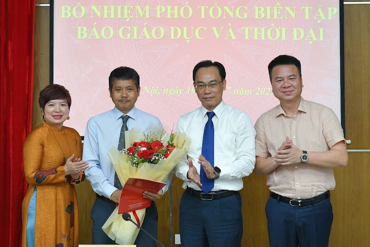 Ông Nguyễn Đức Tuân được bổ nhiệm làm Phó Tổng Biên tập Báo Giáo dục & Thời đại - Ảnh 1. Ông Nguyễn Đức Tuân được bổ nhiệm làm Phó Tổng Biên tập Báo Giáo dục & Thời đại - Ảnh 1.