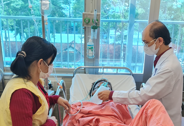 Các nạn nhân vụ ngạt khí khi nạo vét cống ở TP.HCM hiện sức khỏe ra sao? - Ảnh 1.