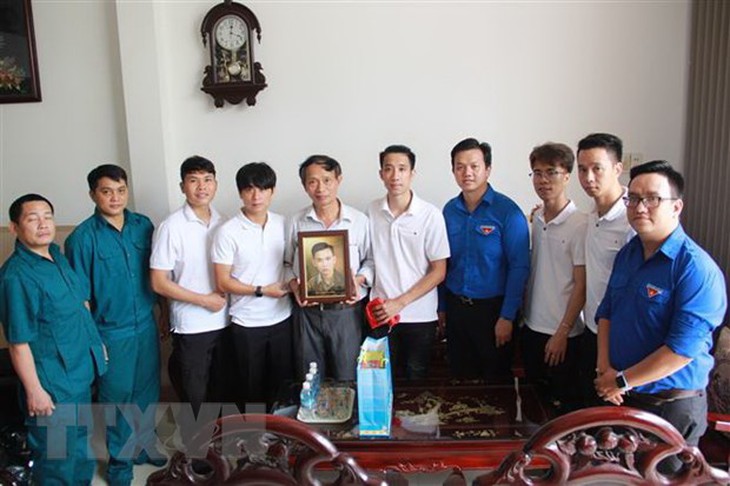 Phục dựng miễn phí ảnh liệt sỹ: Tấm lòng của những người trẻ - Ảnh 1. Phục dựng miễn phí ảnh liệt sỹ: Tấm lòng của những người trẻ - Ảnh 1.