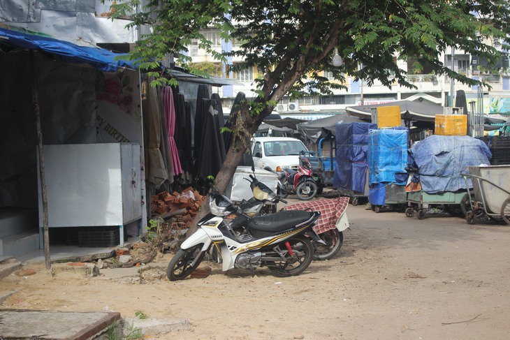 Rệu rã chợ Đầm tròn Nha Trang sau hơn nửa thế kỷ tồn tại - Ảnh 10.