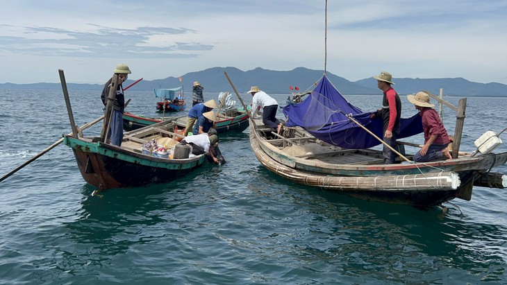 Tìm thấy thi thể ngư dân Hà Tĩnh mất tích trên biển - Ảnh 2.