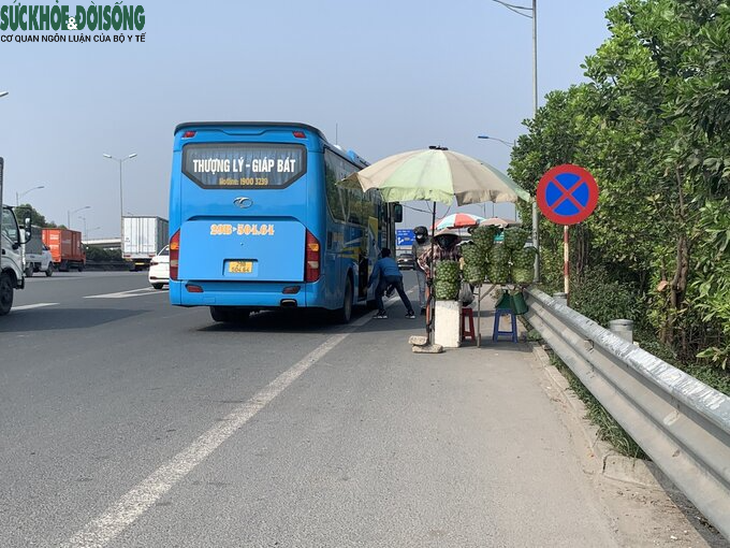 Bộ GTVT yêu cầu các địa phương mạnh tay xử lý xe dù bến cóc, xe bỏ bến chạy ngoài - Ảnh 2. Bộ GTVT yêu cầu các địa phương mạnh tay xử lý xe dù bến cóc, xe bỏ bến chạy ngoài - Ảnh 2.