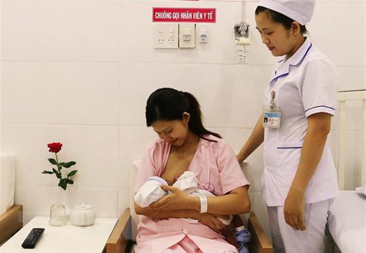 Nhiều mô hình hay, cách làm độc đáo giúp trẻ được bú sữa mẹ nhiều hơn - Ảnh 2.