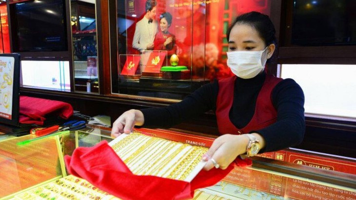 Giá vàng hôm nay - ngày 28/7 mới nhất: Lao dốc dữ dội - Ảnh 1.