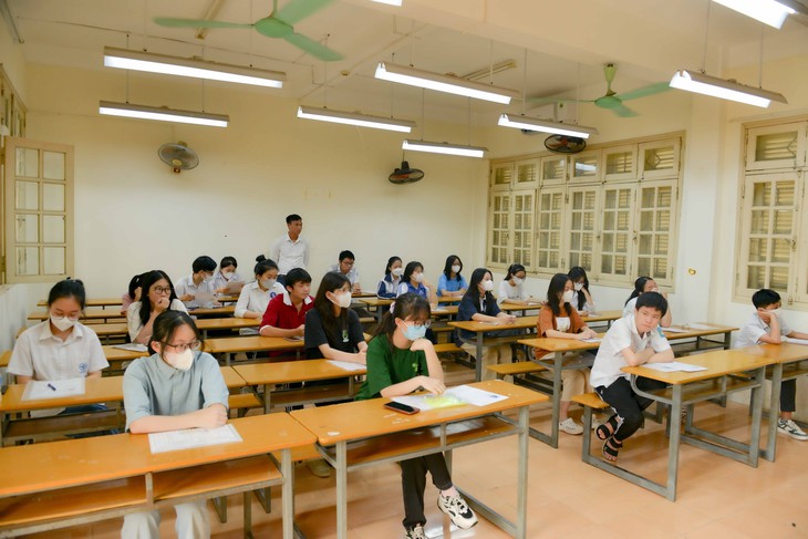 32.000 thí sinh trượt lớp 10 công lập: Cha mẹ nên bình tĩnh và thấu hiểu con mình - Ảnh 2. 32.000 thí sinh trượt lớp 10 công lập: Cha mẹ nên bình tĩnh và thấu hiểu con mình - Ảnh 2.