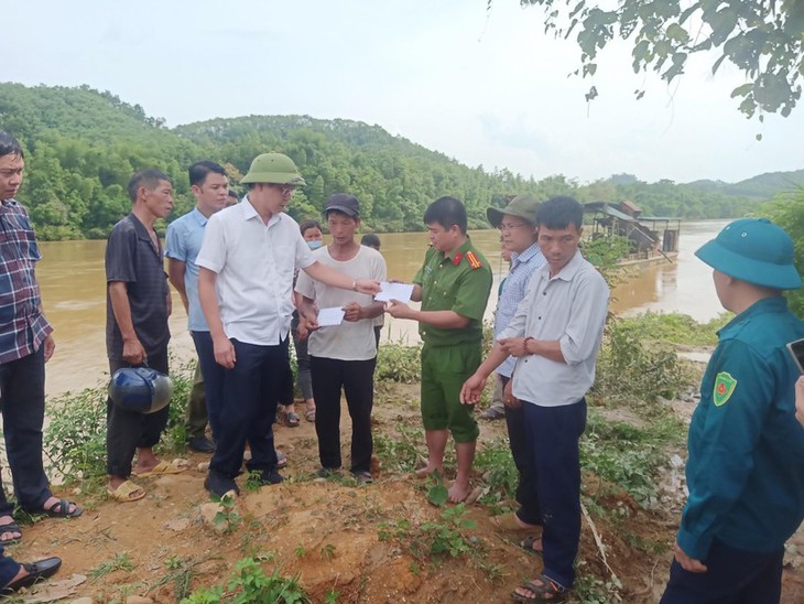 Tìm thấy thi thể bé trai 7 tuổi mất tích trên sông Lô - Ảnh 1.