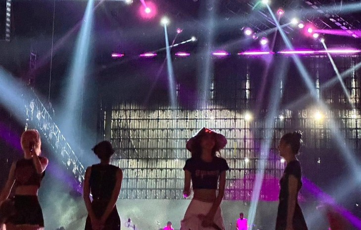 BlackPink khép lại Concert Born Pink ngày 2, nói 'tạm biệt và cảm ơn các bạn' - Ảnh 2.