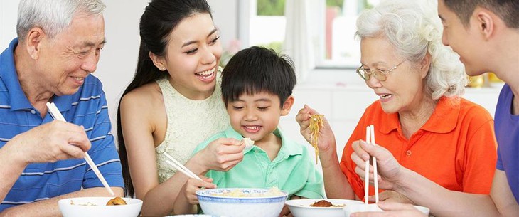 Ăn uống lành mạnh giúp người cao tuổi tăng sức đề kháng trong mùa nắng nóng - Ảnh 8. Ăn uống lành mạnh giúp người cao tuổi tăng sức đề kháng trong mùa nắng nóng - Ảnh 8.