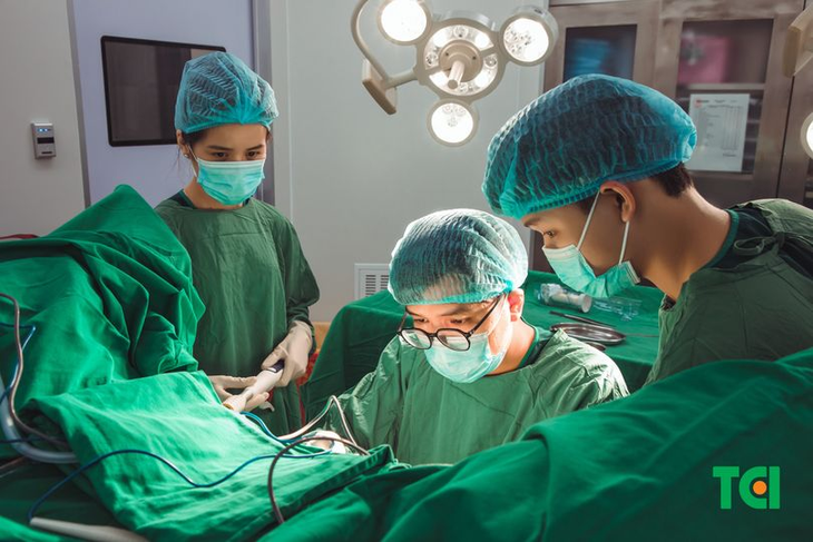 Rước họa vào thân vì chữa trĩ bằng thuốc chứa… nọc rắn hổ mang - Ảnh 2.