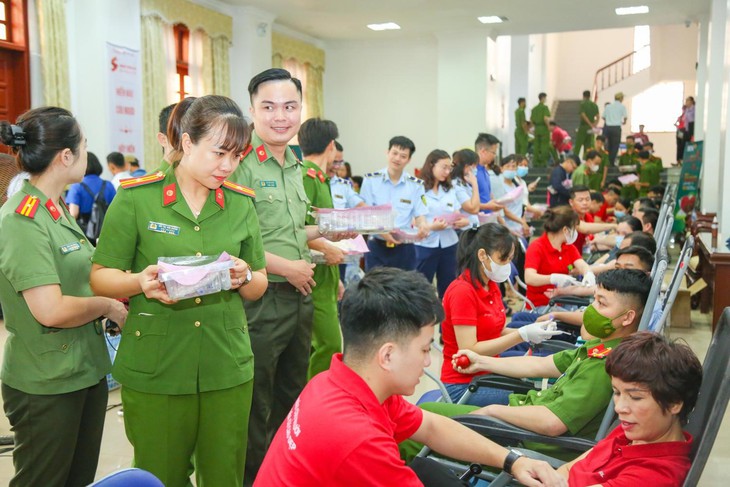 Lan tỏa phong trào hiến máu tình nguyện ở vùng cao Lai Châu - Ảnh 2. Lan tỏa phong trào hiến máu tình nguyện ở vùng cao Lai Châu - Ảnh 2.