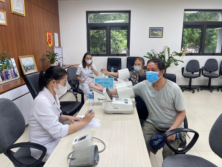 Hơn 200 đối tượng chính sách được tư vấn, khám sức khỏe miễn phí - Ảnh 5.
