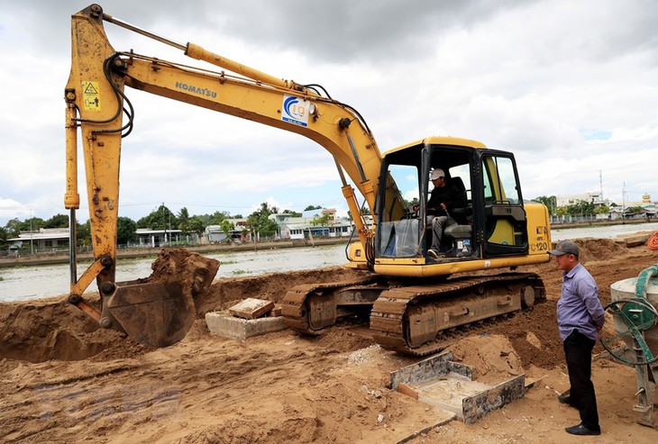 Cận cảnh sạt lở bờ sông đe dọa khắp Đồng bằng sông Cửu Long - Ảnh 18.
