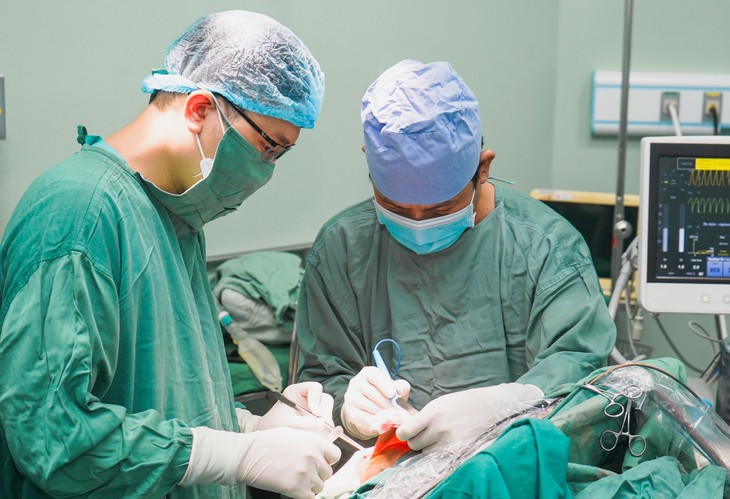 Cứu sống bé sơ sinh người Mông 26 ngày tuổi bị xuất huyết não - Ảnh 1. Cứu sống bé sơ sinh người Mông 26 ngày tuổi bị xuất huyết não - Ảnh 1.
