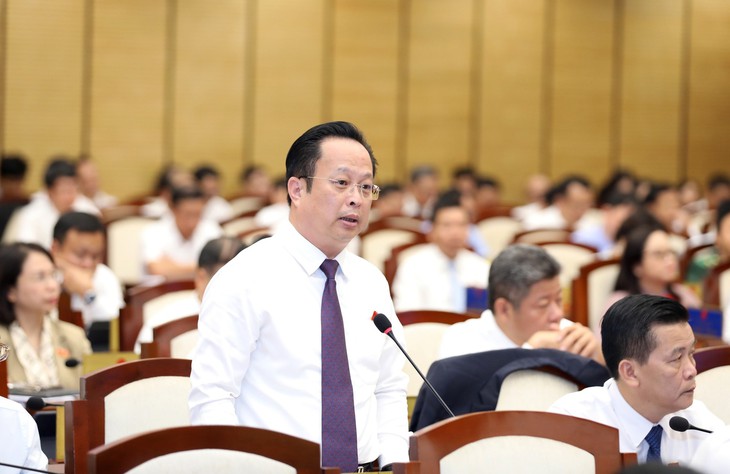 Phụ huynh phải xuyên đêm nộp hồ sơ cho con: Sở GD&ĐT Hà Nội "tuýt còi" các trường - Ảnh 2. Phụ huynh phải xuyên đêm nộp hồ sơ cho con: Sở GD&ĐT Hà Nội "tuýt còi" các trường - Ảnh 2.