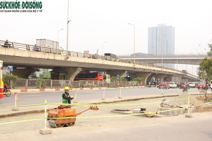 Chính thức tổ chức lại nút giao Mai Dịch, phương tiện đi lại thế nào? - Ảnh 3. Chính thức tổ chức lại nút giao Mai Dịch, phương tiện đi lại thế nào? - Ảnh 3.
